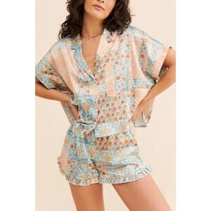 dRA Silky Floral Patchwork Boxy Cropped Button Up Shirt Small Boho Cottagecore